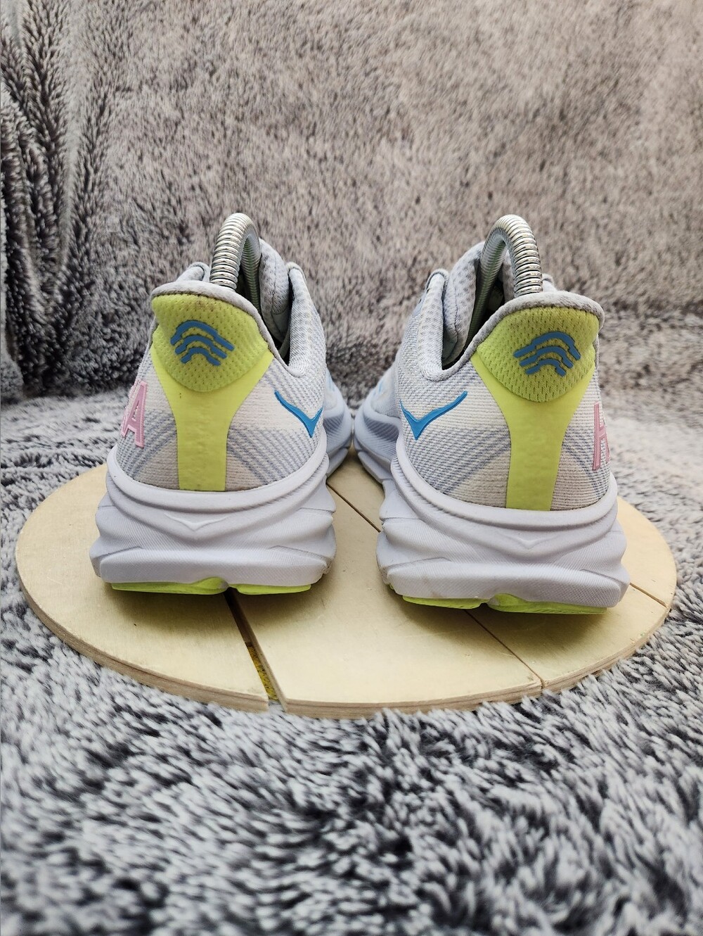 Hoka One One Clifton 9 Athletic Running Blue Pink Sneaker Women's Size 8 B - Picture 7 of 9